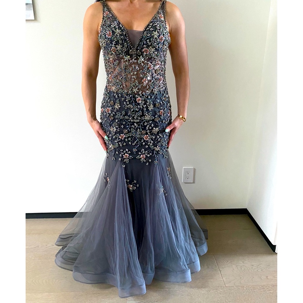 Beautiful sequin and beads Jovani gown